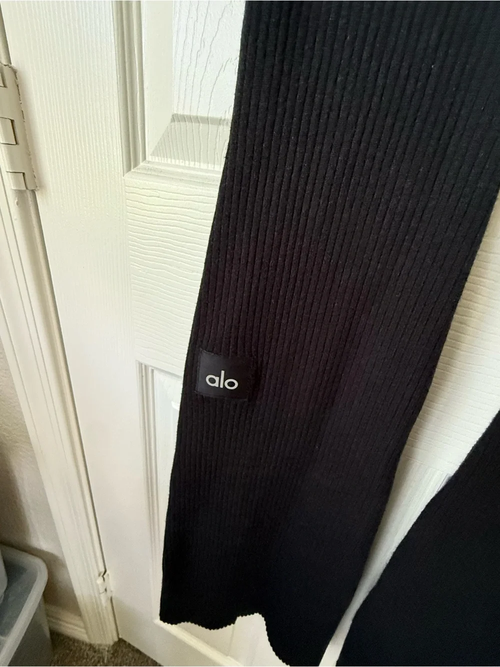 ALO Yoga Black Ribbed Flare Leggings M